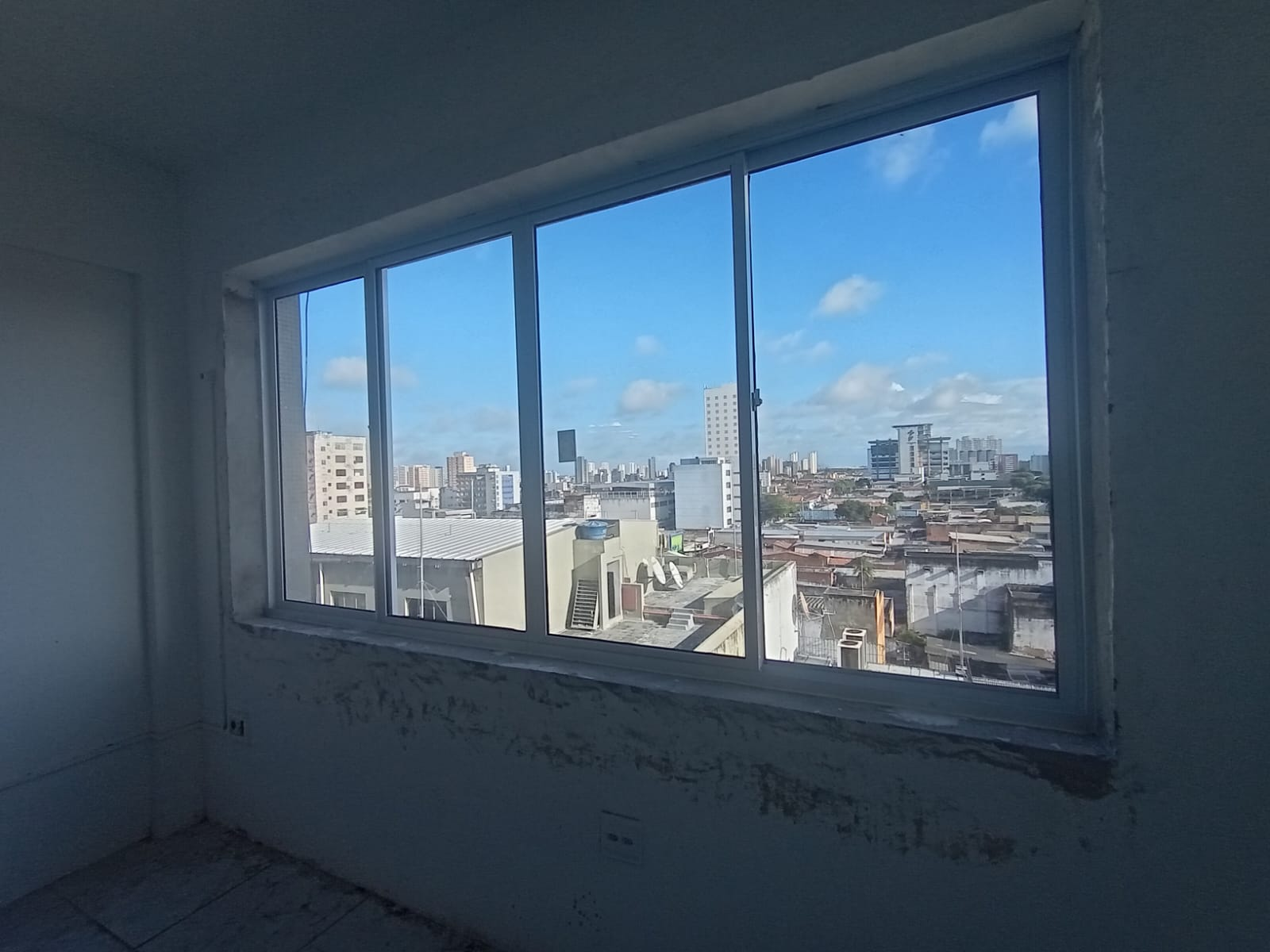 Janela de correr em alumínio — Apartamento · Fortaleza