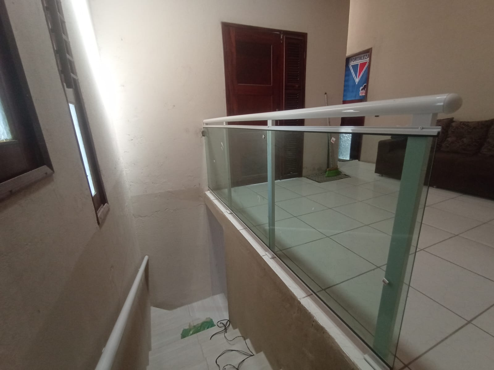 Guarda-corpo de vidro temperado — Mezanino residencial